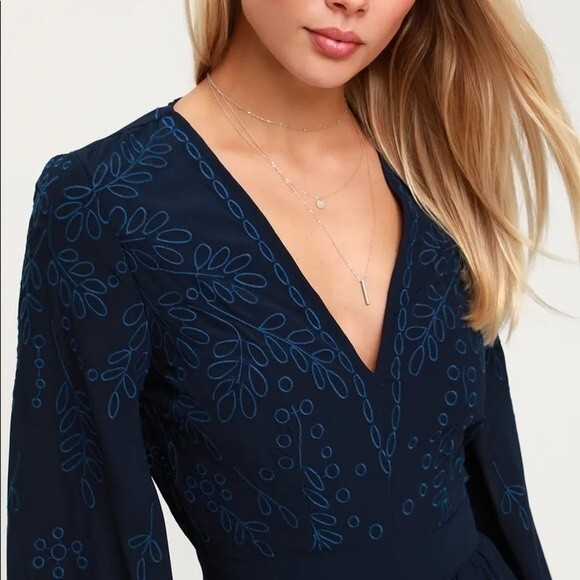 Honey Punch Coastal Vibes Embroidered Romper M NWT - Picture 13 of 14